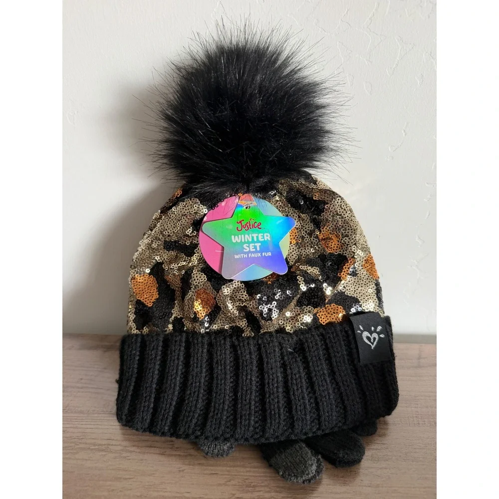 Girl winter hat and glove set cheetah